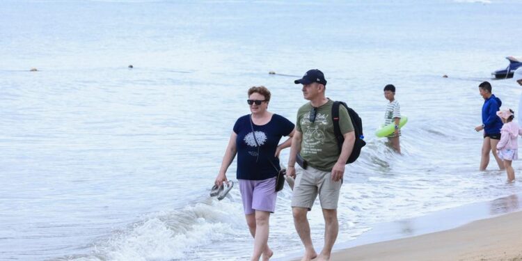 China grants 144-hour visa-free entry to foreigners visiting Hainan in groups via Hong Kong, Macau