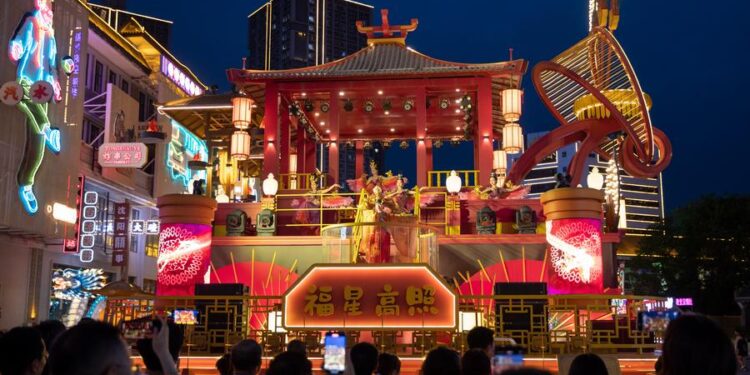 China to attach greater importance to promoting consumption