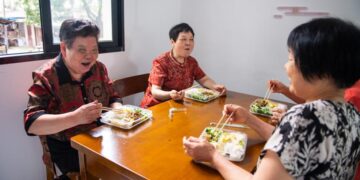 Chinese PM urges high-quality development of services for elderly