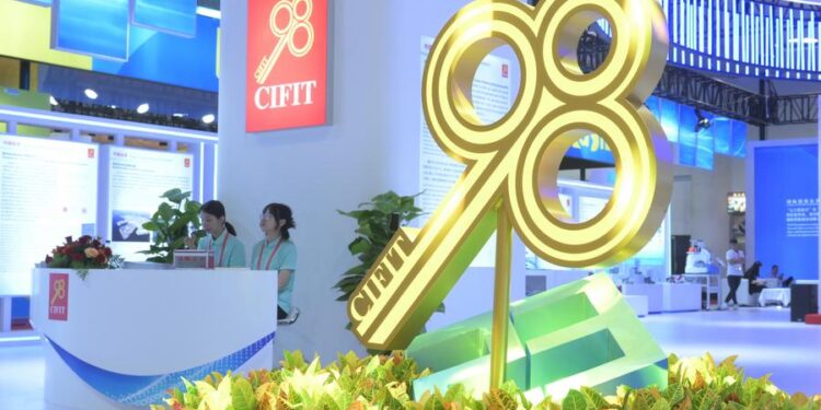 China holds international fair to boost investment, trade