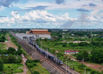 China signals increased engagement in global market