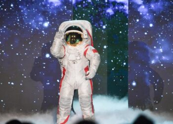 China advances its manned lunar landing program