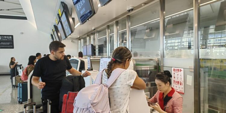 China announces pilot project to further optimize payment services for foreign tourists