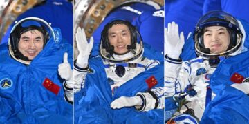 All Shenzhou-18 astronauts exit the return capsule