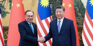 Xi Jinping meets Malaysian PM, calling for jointly building a community with a shared future