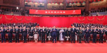 Xi Jinping attends gala marking 25th anniversary of Macau handover