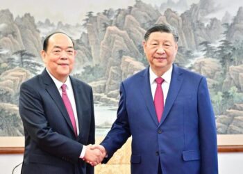 Xi Jinping praises work of outgoing Macao SAR chief executive