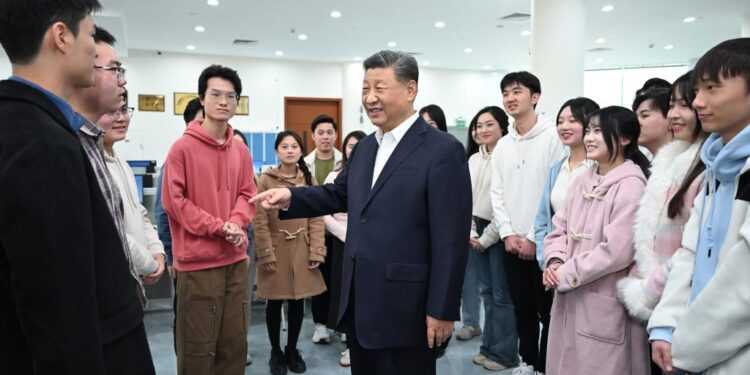 Xi Jinping visits Macau University of Science and Technology