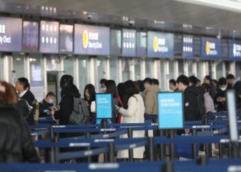 1.803 million people entered and exited during the New Year’s Day holiday