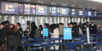 1.803 million people entered and exited during the New Year’s Day holiday