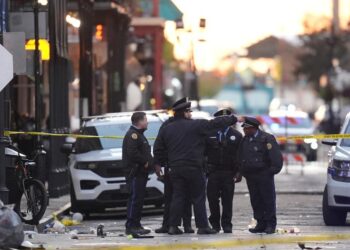 A truck rammed into a crowd in the United States, killing 10 and injuring 30. Governor: Horrible act of violence