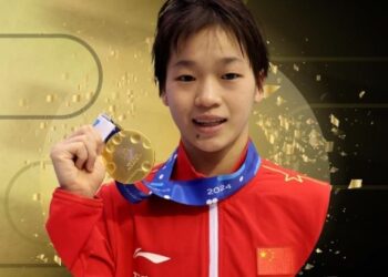 Best of the year! After all, the girl’s splashing was “uncontrollable”