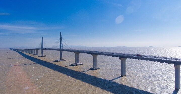 Both hit new highs! The passenger and vehicle flow of the Hong Kong-Zhuhai-Macao Bridge will increase by 72% and 71% respectively year-on-year in 2024