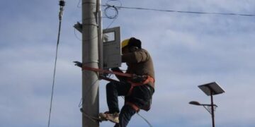 Dingri County earthquake of magnitude 6.8丨Tents at the resettlement site are slowly lit up! Power supply restored to 7 towns