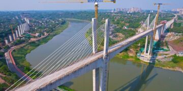 Ecology first! The number of piers of the high-speed railway bridge across the upper reaches of the Yangtze River has decreased