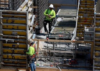 International Labor Organization: Global economic growth slows, labor market recovery difficult