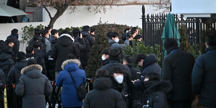 Investigators had a physical conflict with presidential guards and did not enter the building where Yin Xiyue was located.