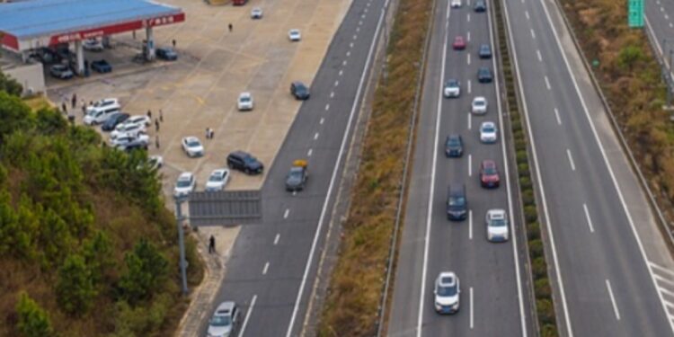 The National Road Transportation of the National Road on the second day of the Spring Festival holiday is smooth and orderly