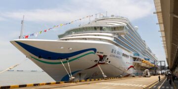 The first large cruise ship built in China welcomed 600,000 tourists