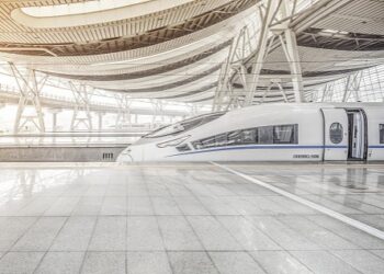 What should I do if I can’t buy a direct train ticket during the Spring Festival? Consider “Buying Tickets in Sections”