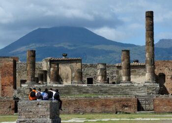 AI made contributions to the 2000 carbonized ancient scrolls “displayed their true appearance” for the first time