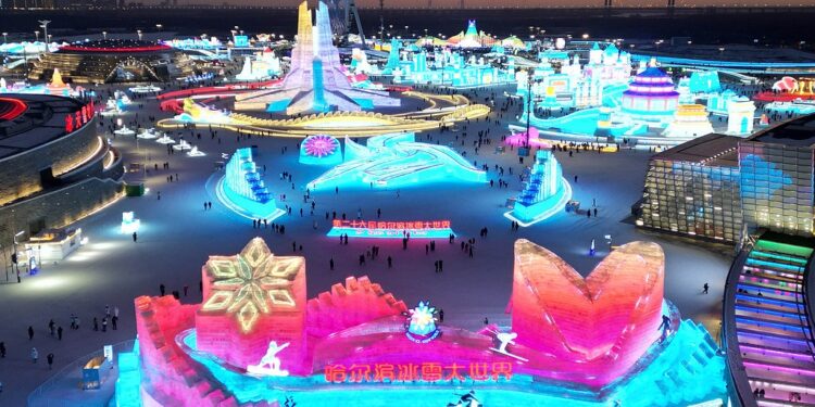 Harbin Ice and Snow World closed tonight and entered the park for more than 3.56 million visitors – China Daily Network