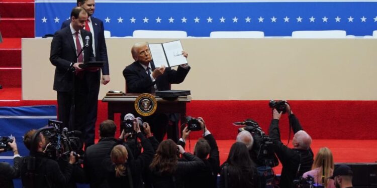 International Observation丨Trump’s new policy “full moon” “US priority” shocks the world