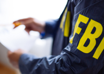 Musk asks federal government employees to “send weekly reports” FBI director reminds employees: Don’t reply