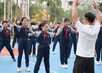 One physical education class every day, and the break is extended to 15 minutes – the new semester of primary and secondary schools in many places is “moving”