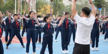 One physical education class every day, and the break is extended to 15 minutes – the new semester of primary and secondary schools in many places is “moving”