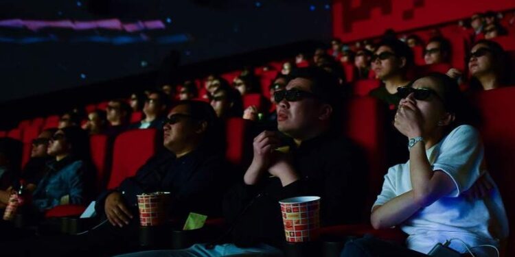 Remain the history of Chinese film! How to break the record with the box office and number of moviegoers during the Spring Festival?