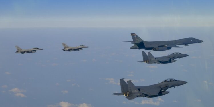 South Korea and the United States hold joint air exercises