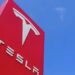 Tesla recalls more than 375,000 cars in the United States