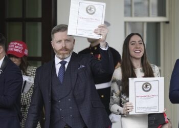 The U.S. Department of Justice announces the first batch of relevant documents on the “Epstein case”