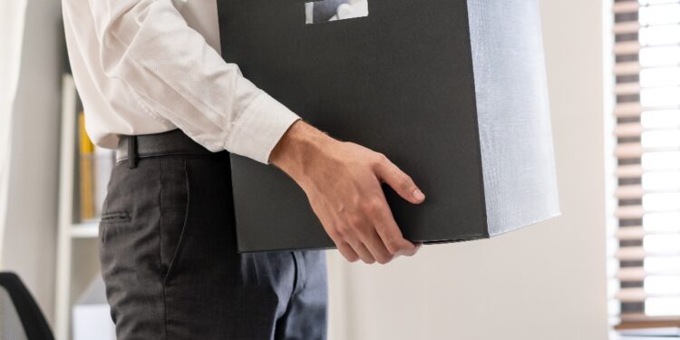 The U.S. federal government lays off more than 40,000 employees and resigns