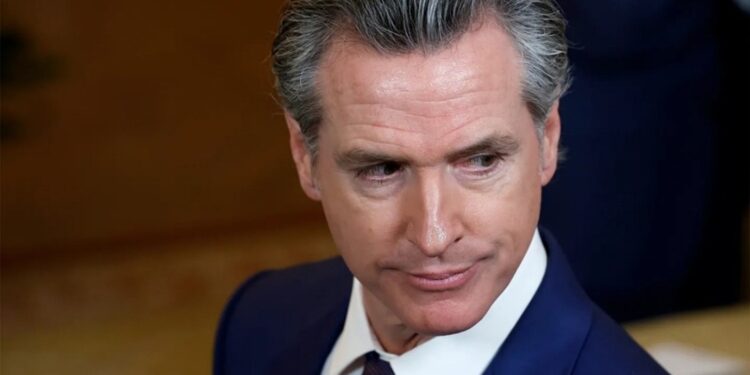 US media: California governor signs “Defense Trump” bill, allocating $50 million to protect California policy and immigration