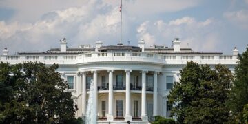 U.S. officials: Trump administration recommends Ukraine grants 50% of U.S. rare earth mine ownership
