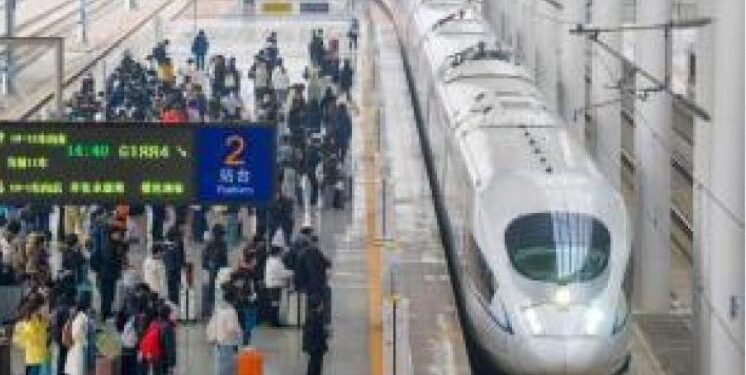 726 million! The number of passengers sent by railways in the first two months has reached a high