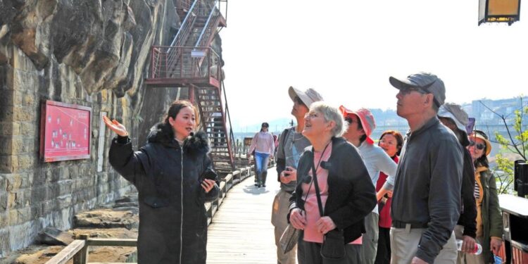 American scholar Jia He Pugu’s exploration of intangible heritage on Shu Road