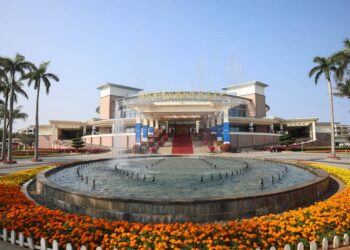 China remains at the center of the value chains of the global manufacturing industry