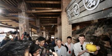 Evan Kyle’s Dehua Tour starts a cultural journey of peace and friendship