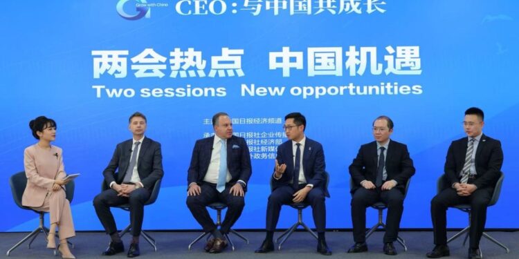 “Hot Topics on China’s Opportunities in Two Sessions” | China Daily’s “CEO: Growing with China” dialogue event was successfully held in Beijing