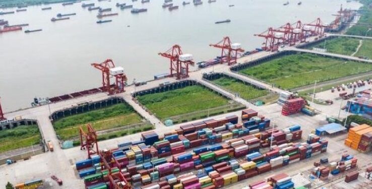 In 2024, my country’s port cargo throughput and container throughput continue to rank first in the world