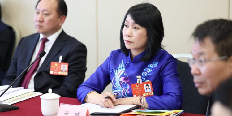 Lan Zhen, a member of the National Committee of the Chinese People’s Political Consultative Conference: I have the responsibility to bring my child’s voice to the two sessions