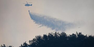 Many volcanoes occurred in southeastern South Korea and the Forestry Department issued “severe” crisis alerts to many places