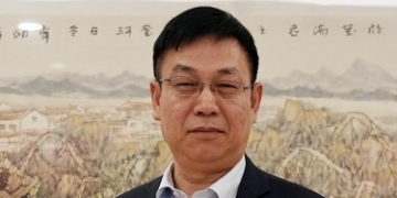 Member Jiang Yajun: Communication and learning between universities in different countries