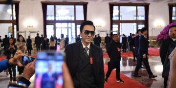 [Representatives and Deputies said]CPPCC member Donnie Yen sends a message to the new generation of Hong Kong movies: relying on the motherland, we must come back more and seize opportunities