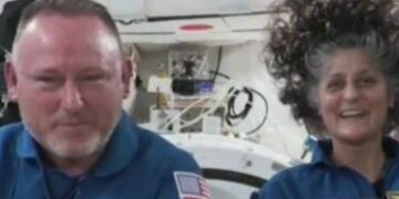 The American “Dragon” spacecraft heads to the space station and the wandering astronauts can come back