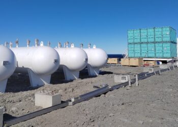The first large-scale new energy system built in the Qinling Station of Antarctica was officially delivered and used