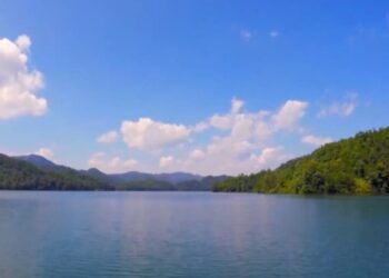 The sky is bluer and clearer, the water is clearer. From the monitoring data, the “appearance” of beautiful China is improved